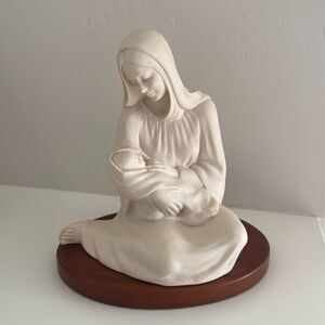 Hansen Classics "Joy to the World” 2001 Fine Porcelain Figurine Mother and Child